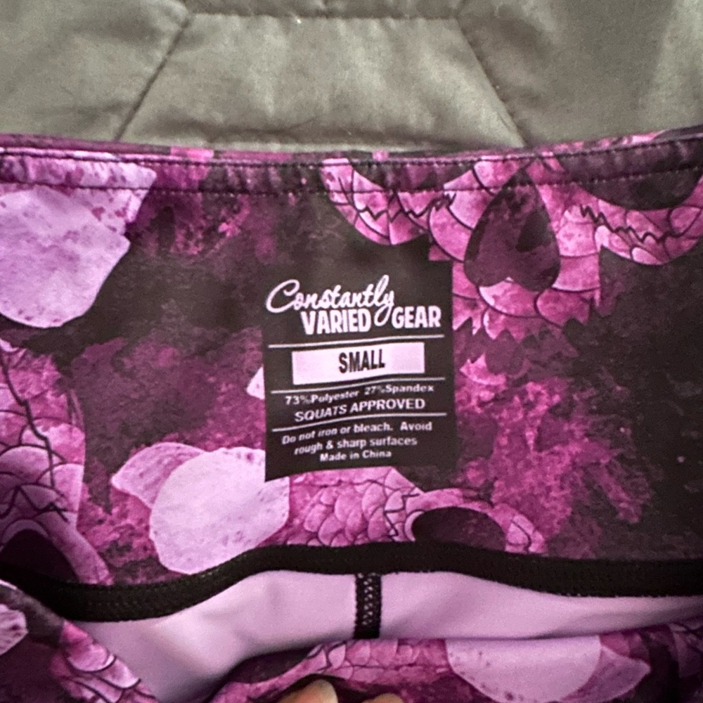 CVG capri leggings - Picture 2 of 2
